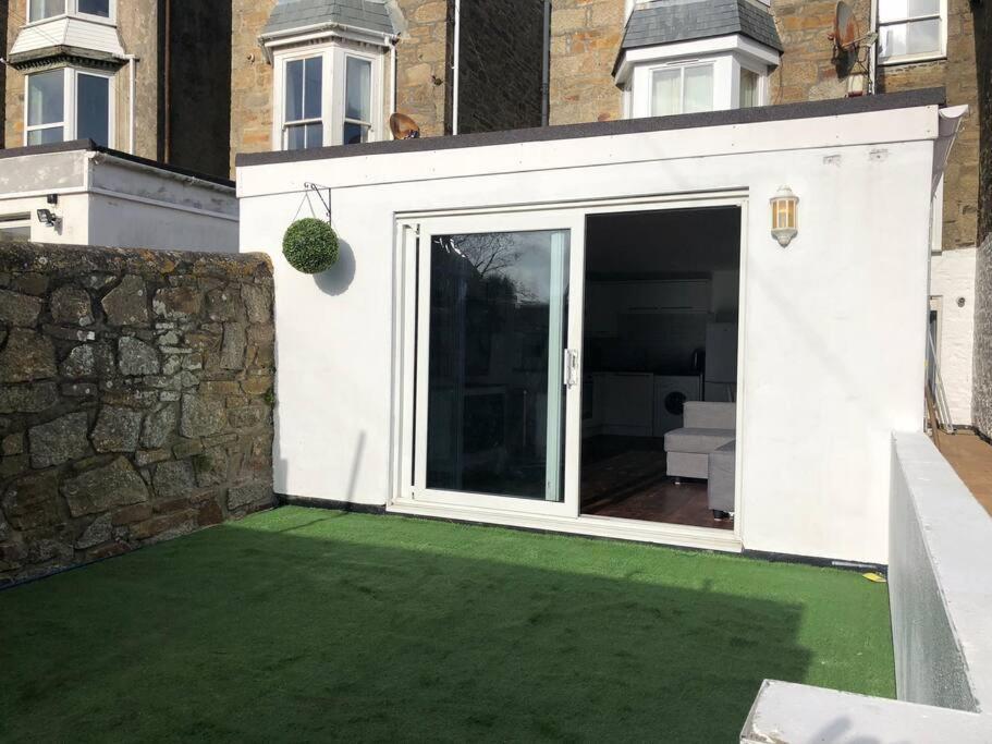 Modern Garden Apartment In A Large Victorian House Penzance Extérieur photo