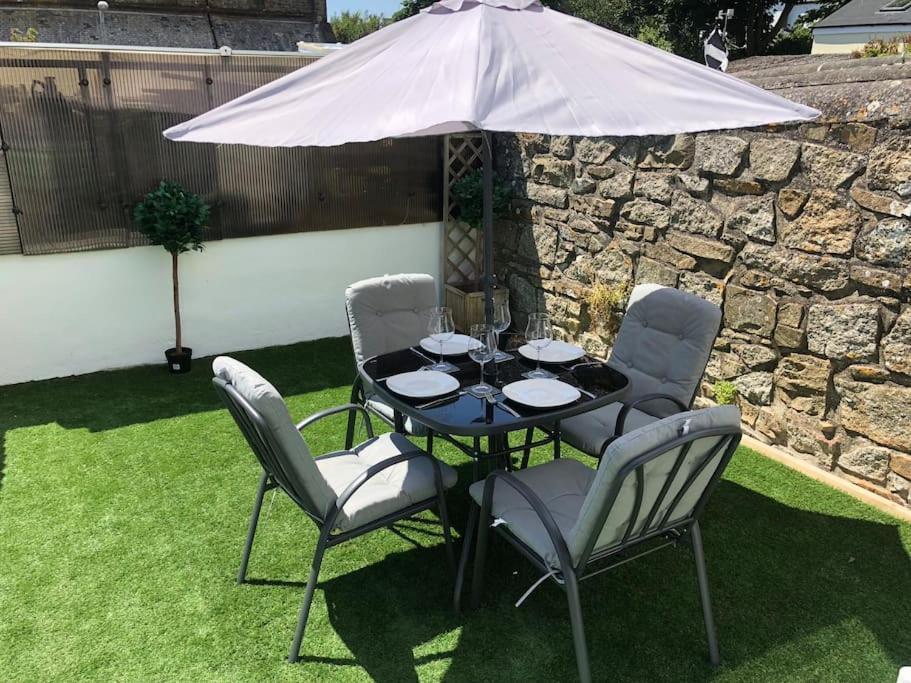 Modern Garden Apartment In A Large Victorian House Penzance Extérieur photo