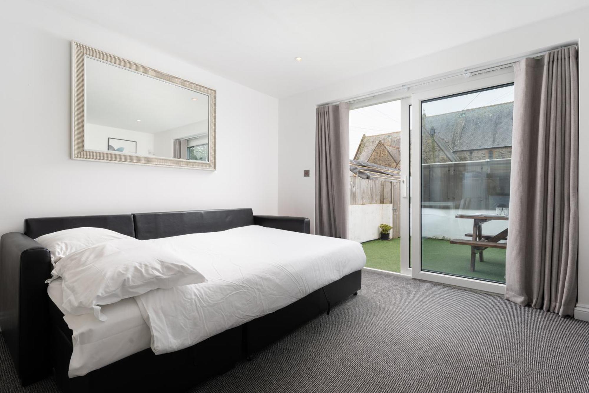 Modern Garden Apartment In A Large Victorian House Penzance Extérieur photo